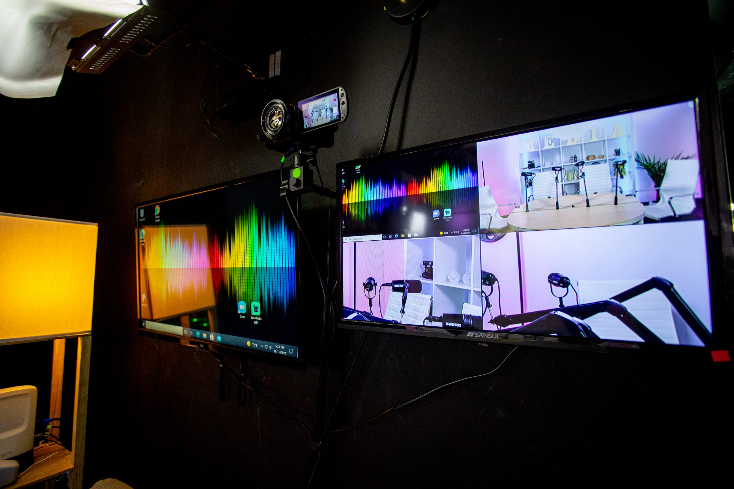 Podcast Lounge - Image 5