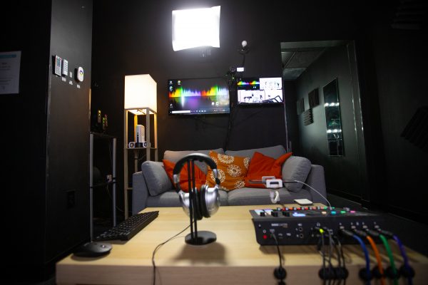Podcast Lounge - Image 4