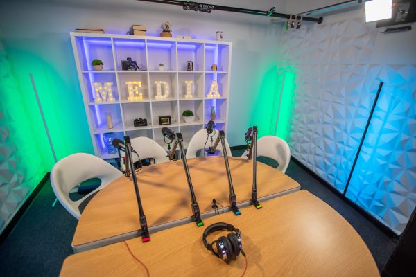 Podcast Lounge - Image 3